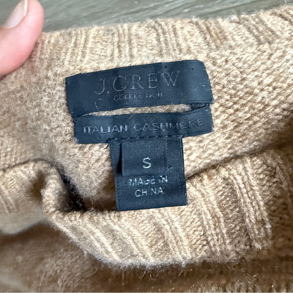 J.crew Italian Cashmere Oversized Dolman 3/4 sleeve sweater tan size small - Picture 3 of 7